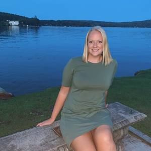 Meet your Posher, Abby